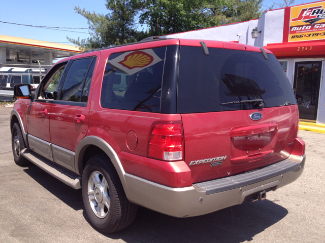 Ford Expedition 2003 photo 2