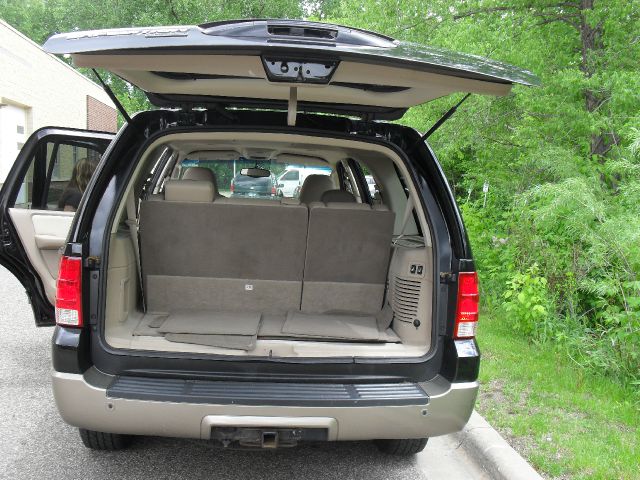 Ford Expedition 2003 photo 2