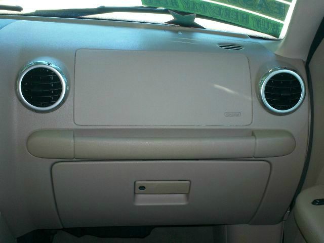 Ford Expedition 2003 photo 10