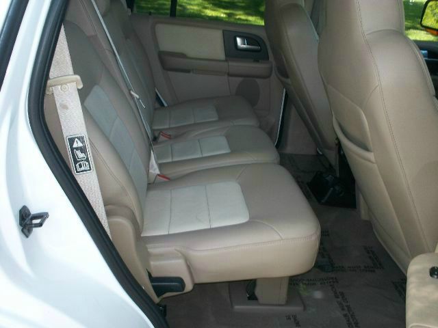 Ford Expedition 2003 photo 2