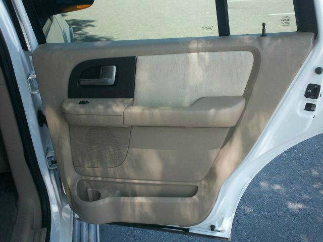 Ford Expedition 2003 photo 23