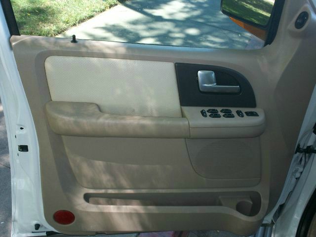 Ford Expedition 2003 photo 8