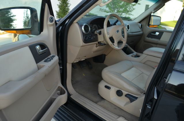 Ford Expedition 2003 photo 2