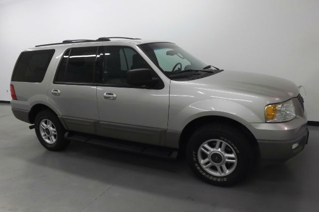 Ford Expedition 2003 photo 2