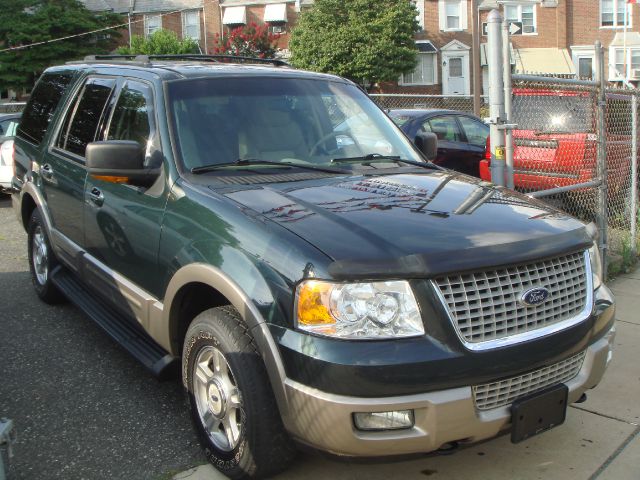 Ford Expedition E320 - Extra Sharp SUV