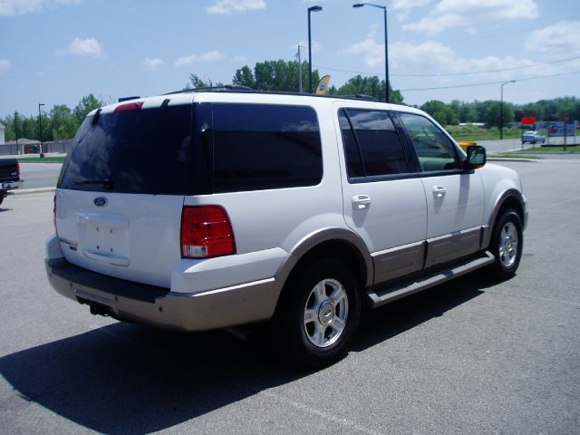 Ford Expedition 2003 photo 2