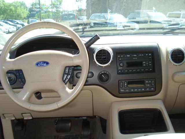 Ford Expedition 2003 photo 3