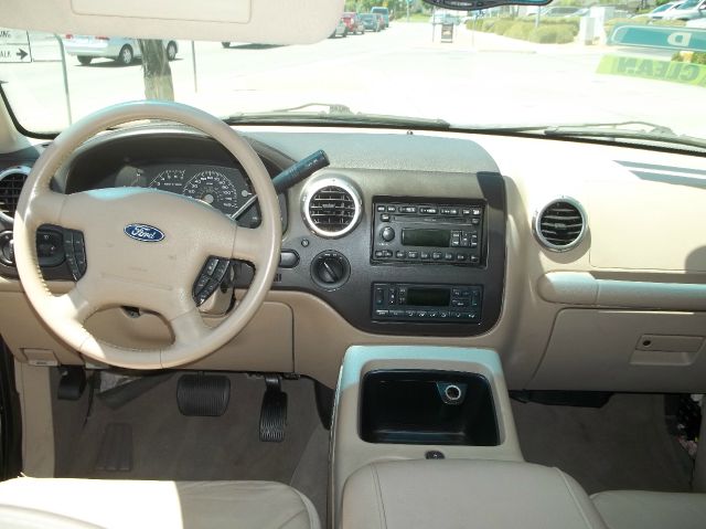 Ford Expedition 2003 photo 1