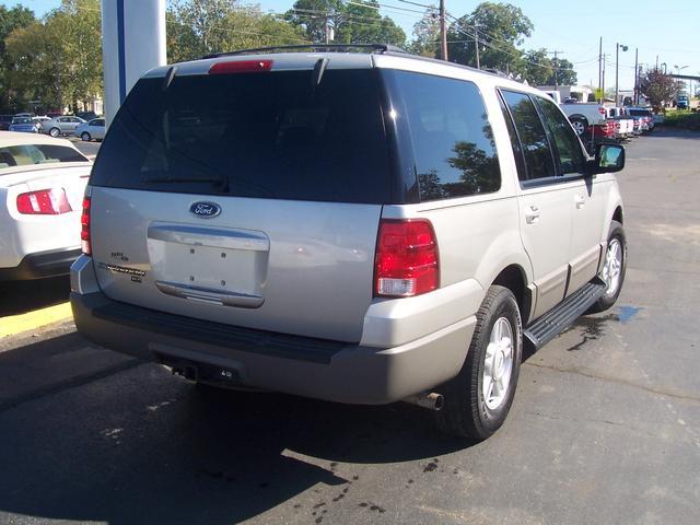 Ford Expedition 2003 photo 2