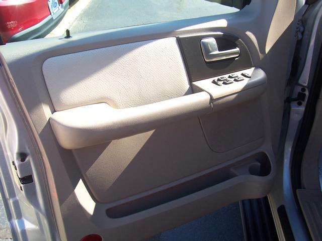 Ford Expedition 2003 photo 5