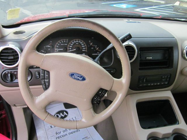 Ford Expedition 2003 photo 2