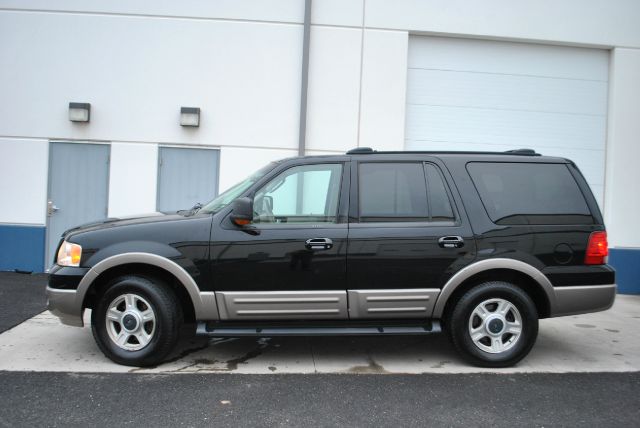 Ford Expedition E320 - Extra Sharp SUV