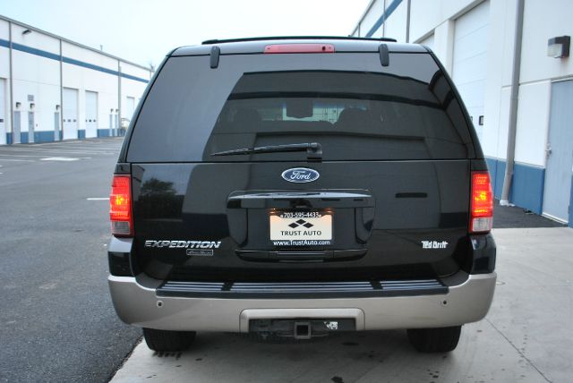 Ford Expedition 2003 photo 3