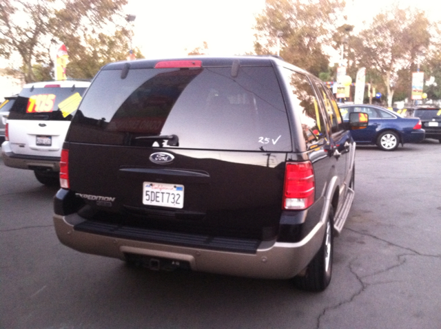 Ford Expedition 2003 photo 1