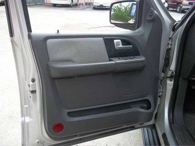 Ford Expedition 2003 photo 19