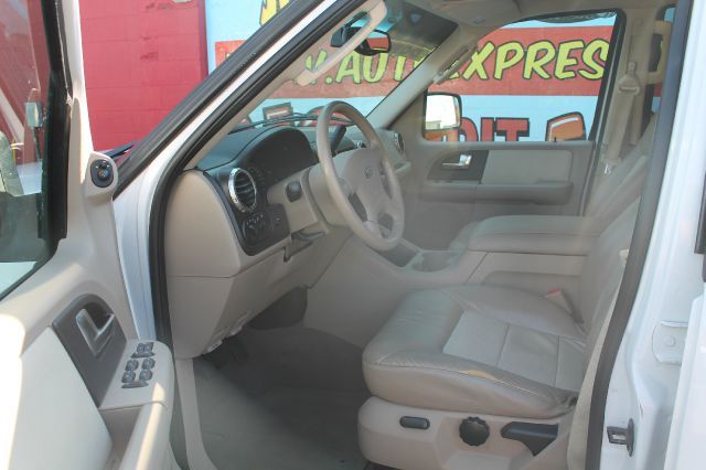 Ford Expedition 2003 photo 3