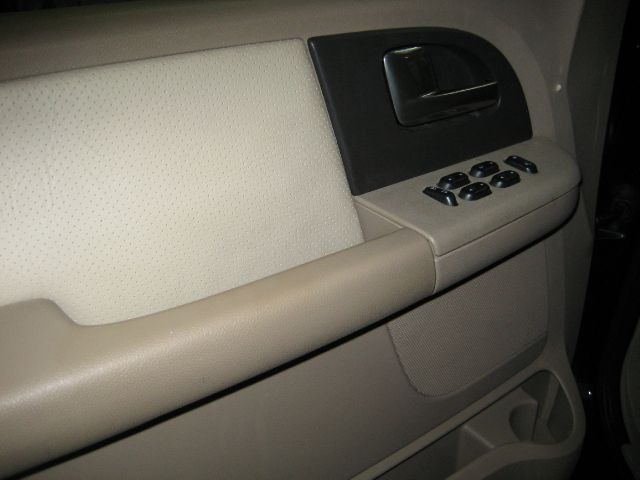 Ford Expedition 2003 photo 16