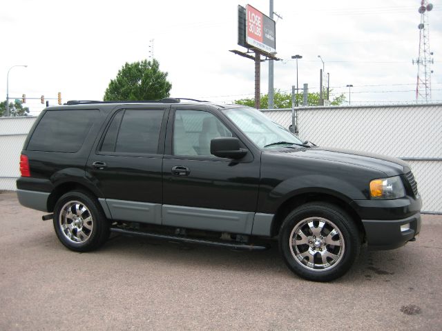 Ford Expedition 2003 photo 2