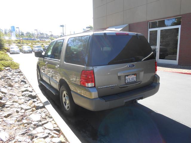 Ford Expedition 2003 photo 2