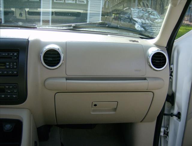 Ford Expedition 2003 photo 13