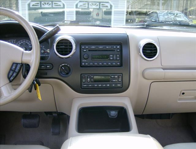 Ford Expedition 2003 photo 14