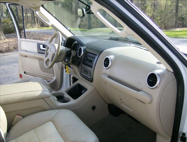 Ford Expedition 2003 photo 4