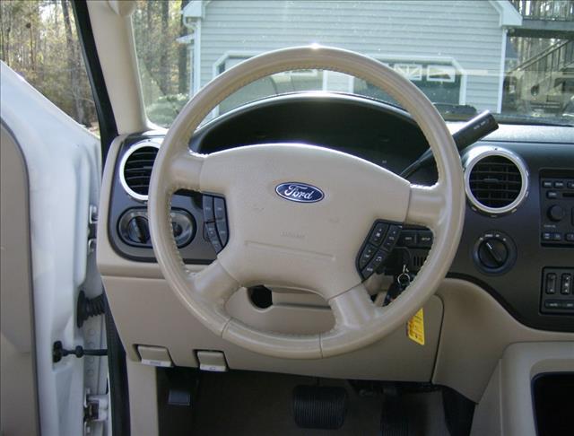 Ford Expedition 2003 photo 9