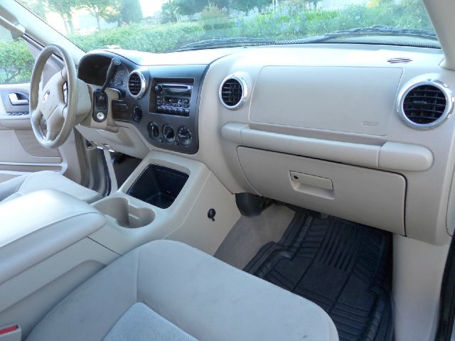 Ford Expedition 2003 photo 12