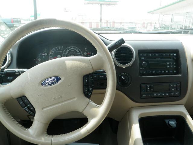 Ford Expedition 2003 photo 2