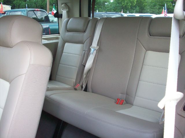 Ford Expedition 2003 photo 1