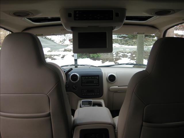 Ford Expedition 2003 photo 1