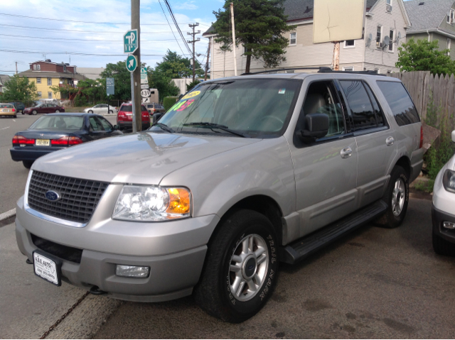 Ford Expedition 2003 photo 2