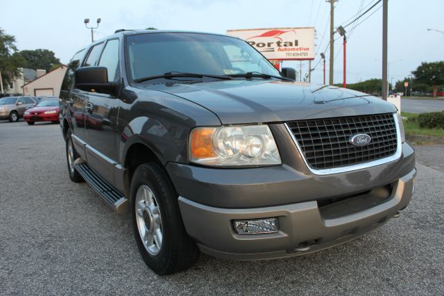 Ford Expedition MOON BOSE Quads SUV