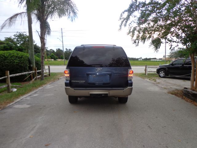 Ford Expedition 2003 photo 2