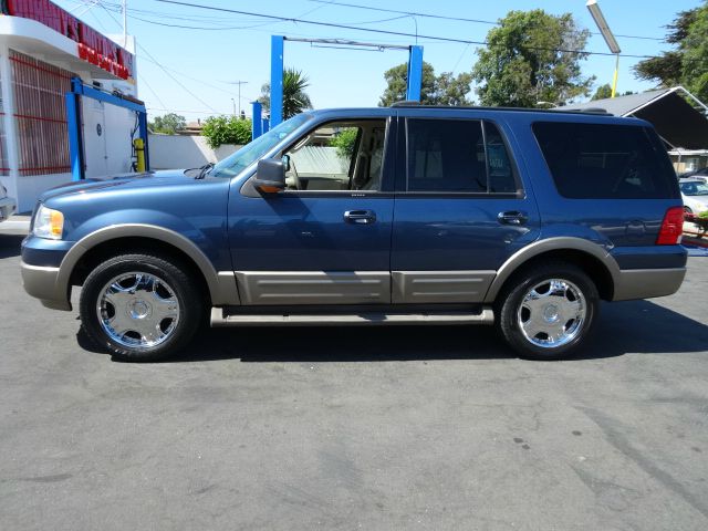 Ford Expedition 2004 photo 1