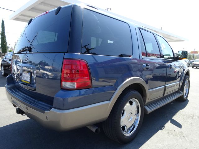 Ford Expedition 2004 photo 3