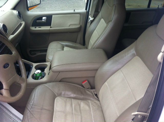 Ford Expedition 2004 photo 3