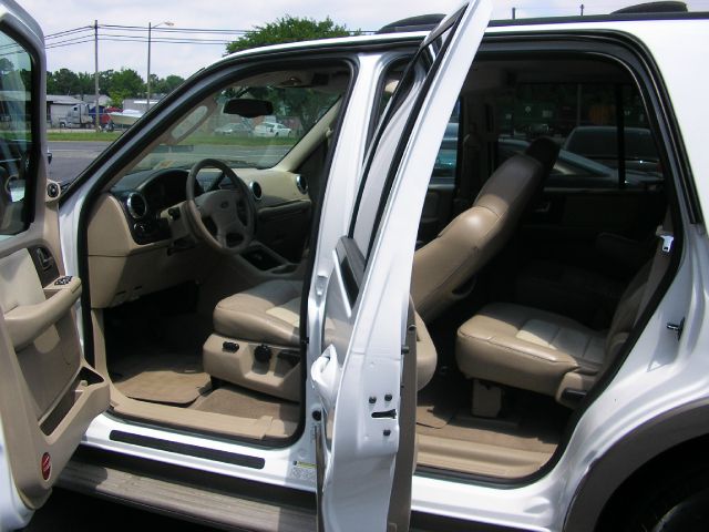 Ford Expedition 2004 photo 4