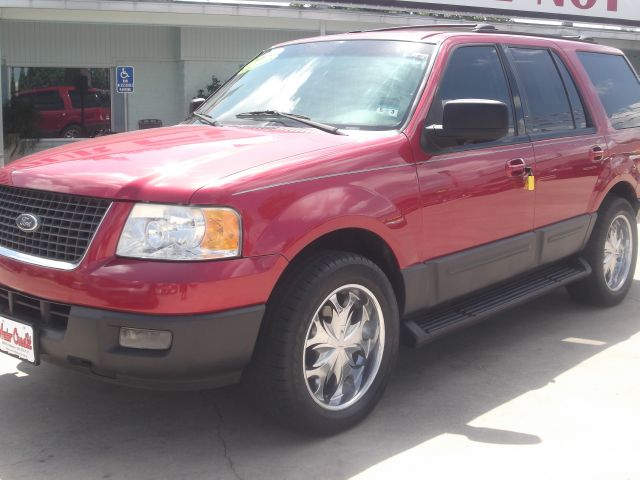 Ford Expedition 2004 photo 2