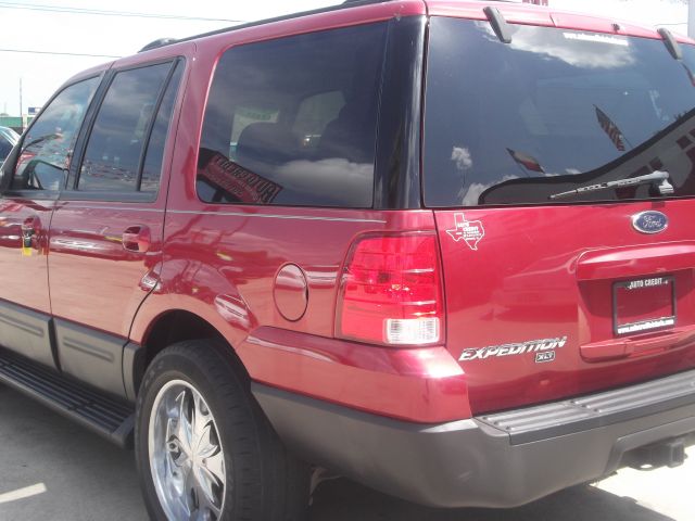 Ford Expedition 2004 photo 4