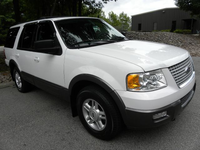 Ford Expedition 2004 photo 2