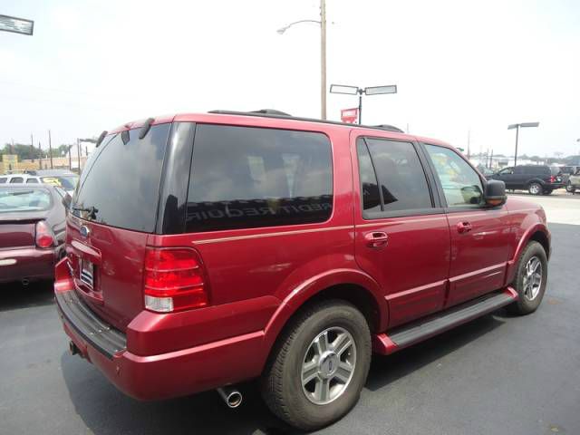 Ford Expedition 2004 photo 2