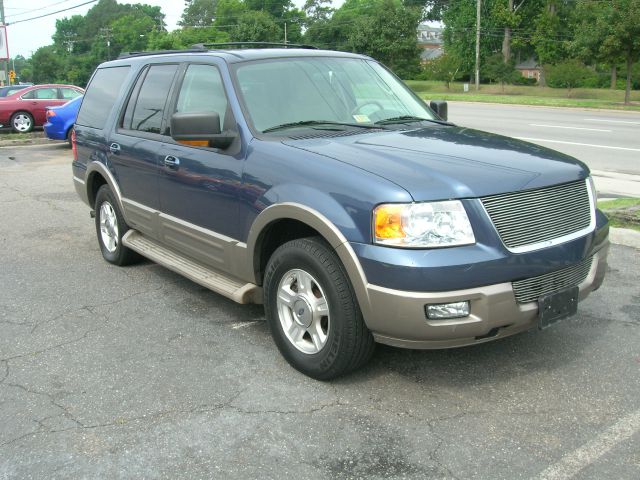 Ford Expedition 2004 photo 3