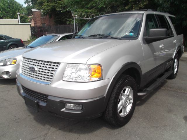 Ford Expedition 2004 photo 4