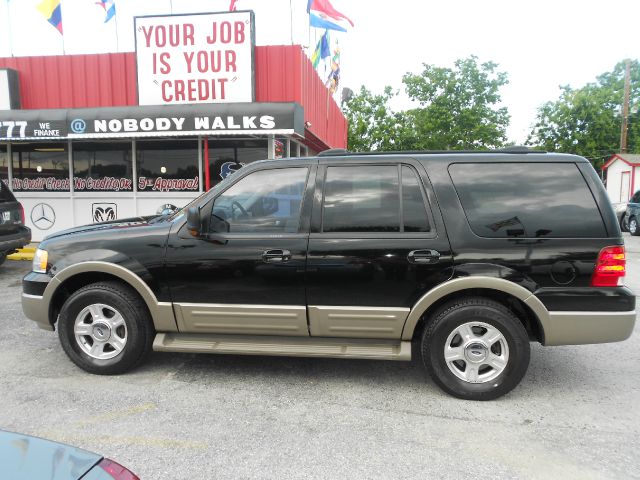 Ford Expedition 2004 photo 3