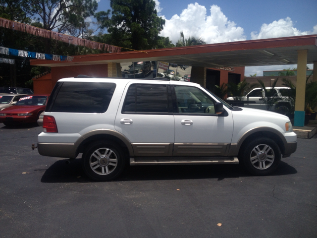 Ford Expedition 2004 photo 1