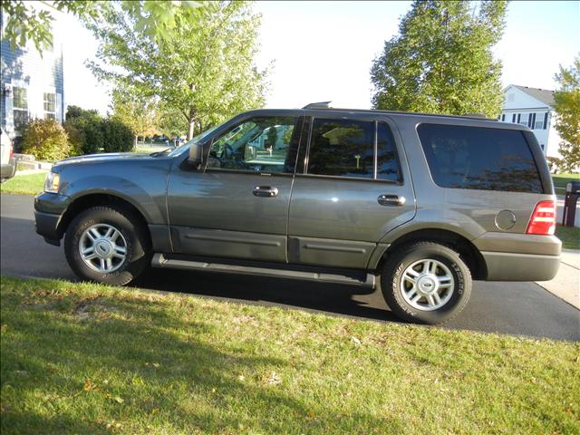 Ford Expedition 2004 photo 1