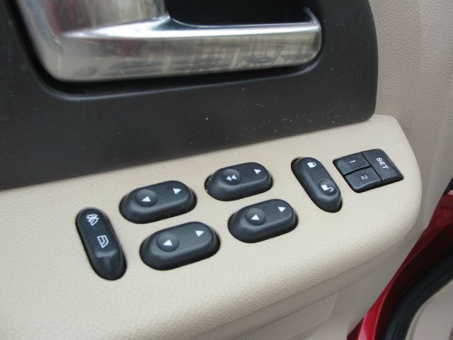 Ford Expedition 2004 photo 17