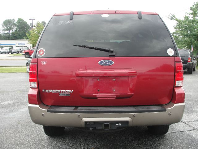 Ford Expedition 2004 photo 2