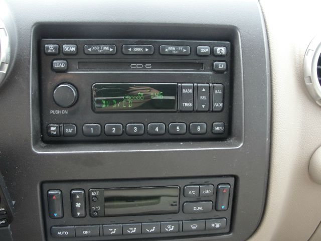 Ford Expedition 2004 photo 8